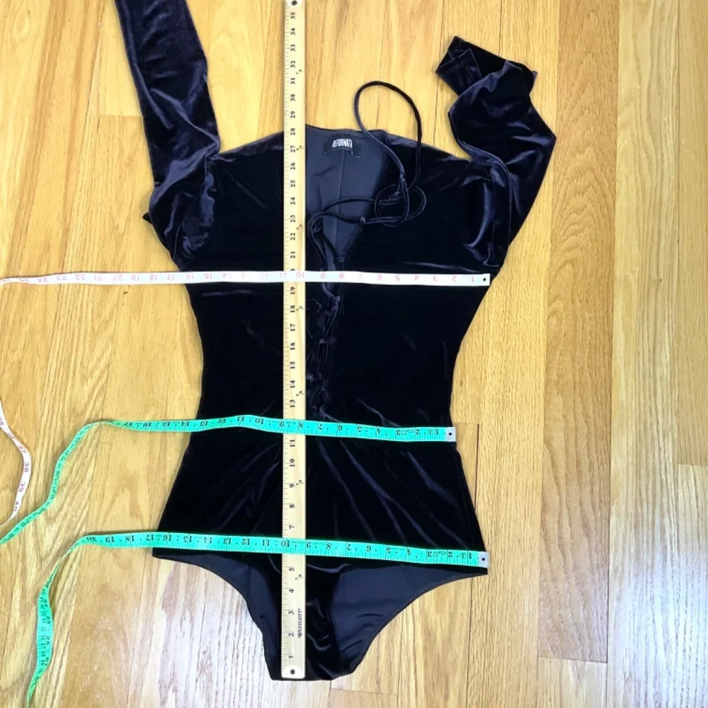 Reformation Velvet Bodysuit Lace Up Front Brown Avalon (M) - Picture 4 of 4